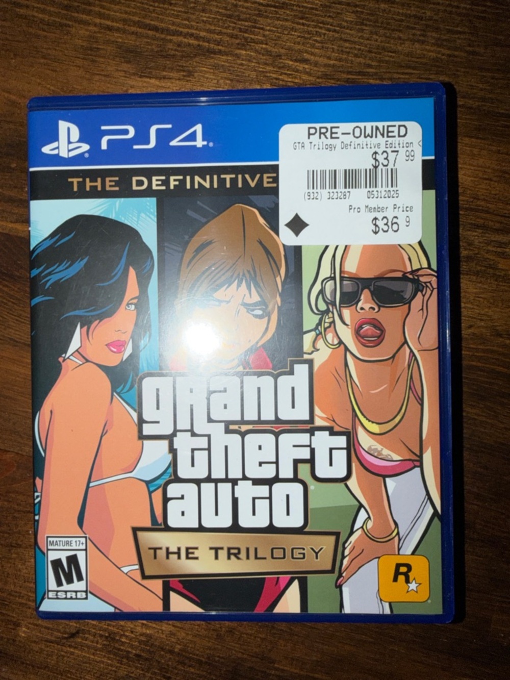 PS4 Grand Theft Auto: The Trilogy - The Definitive Edition (Black/Blue)
